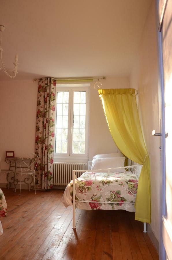 Notre-Dame-de-SanilhacLe Manoir De Sanilhac住宿加早餐旅馆 外观 照片